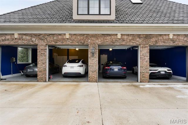 14 Ballantrae Court, Frontenac, MO 63131