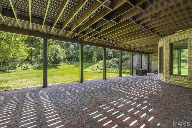 14 Ballantrae Court, Frontenac, MO 63131