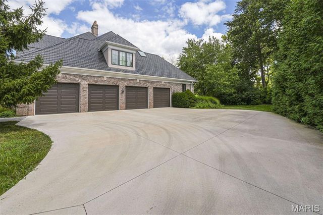 14 Ballantrae Court, Frontenac, MO 63131