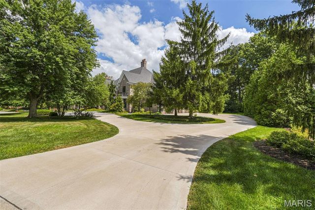 14 Ballantrae Court, Frontenac, MO 63131