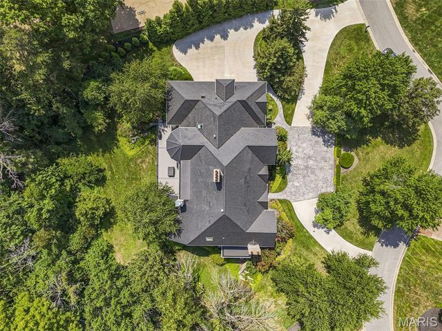 14 Ballantrae Court, Frontenac, MO 63131