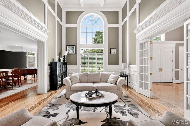 14 Ballantrae Court, Frontenac, MO 63131