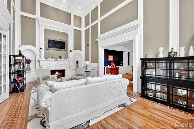 14 Ballantrae Court, Frontenac, MO 63131