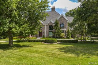 14 Ballantrae Court, Frontenac, MO 63131