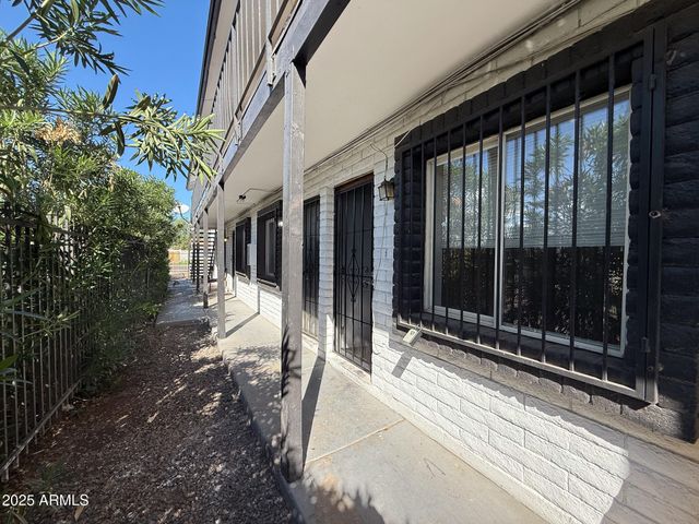 1703 W MOUNTAIN VIEW Road 11, Phoenix, AZ 85021