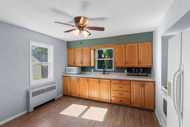 919 MADISON STREET, Little Chute, WI 54140