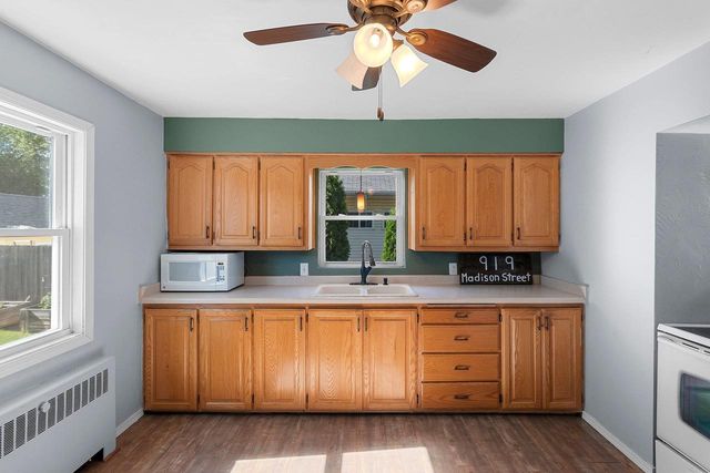 919 MADISON STREET, Little Chute, WI 54140