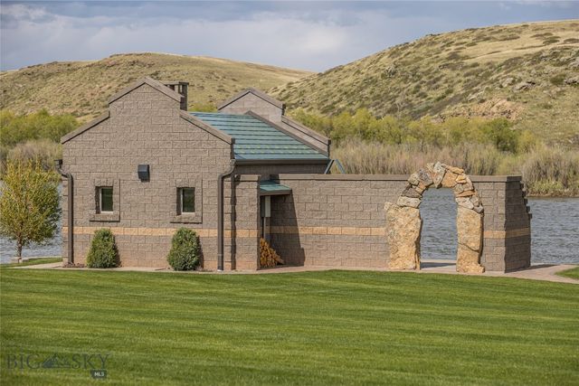665 Wilson Butte Road, Great Falls, MT 59405