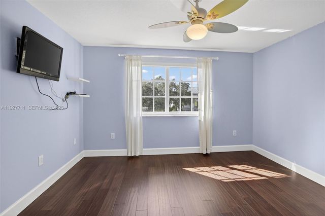 1911 NW 169th Ave, Pembroke Pines, FL 33028