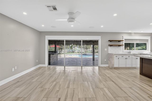 1911 NW 169th Ave, Pembroke Pines, FL 33028