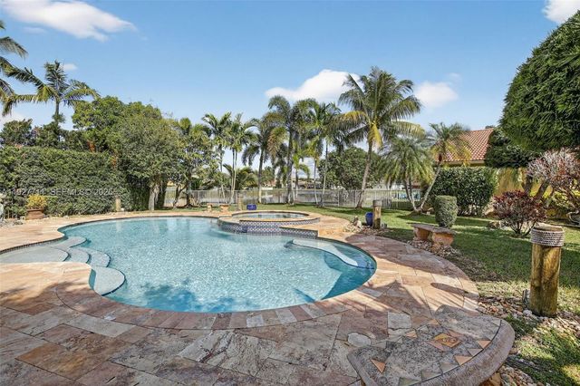 1911 NW 169th Ave, Pembroke Pines, FL 33028