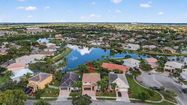 1911 NW 169th Ave, Pembroke Pines, FL 33028