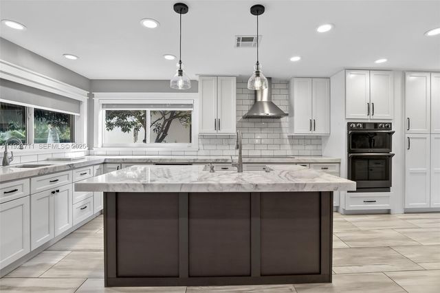 1911 NW 169th Ave, Pembroke Pines, FL 33028