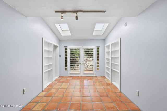 3955 E Paseo Grande, Tucson, AZ 85711