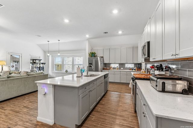 8942 Rancher Pl, Seguin, TX 78155