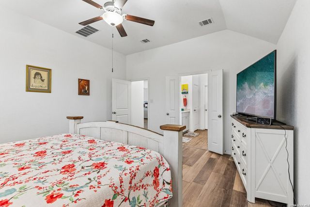 8942 Rancher Pl, Seguin, TX 78155