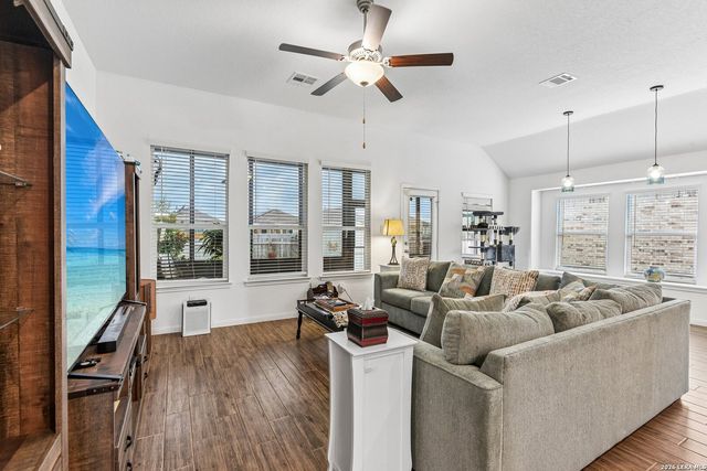 8942 Rancher Pl, Seguin, TX 78155