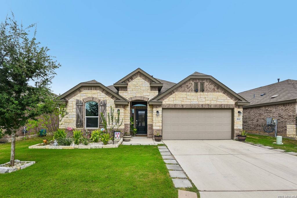 8942 Rancher Pl, Seguin, TX 78155