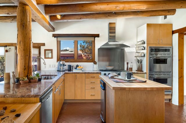 996 Paseo Del Sur, Santa Fe, NM 87501