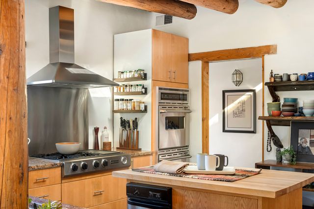 996 Paseo Del Sur, Santa Fe, NM 87501