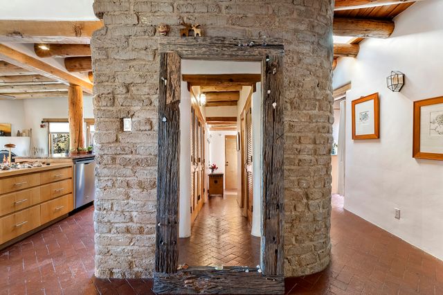 996 Paseo Del Sur, Santa Fe, NM 87501