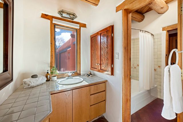 996 Paseo Del Sur, Santa Fe, NM 87501