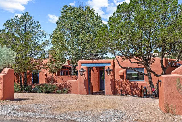 996 Paseo Del Sur, Santa Fe, NM 87501