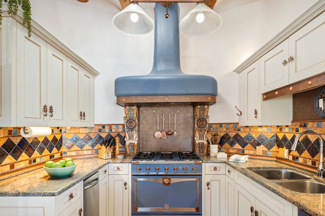 996 Paseo Del Sur, Santa Fe, NM 87501