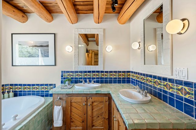 996 Paseo Del Sur, Santa Fe, NM 87501