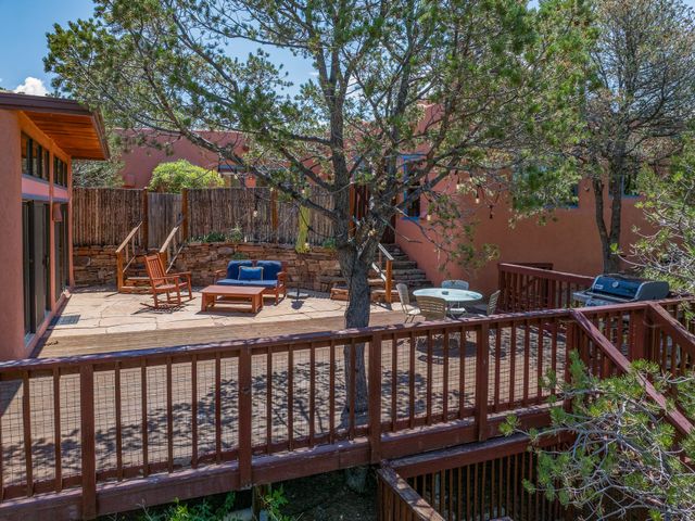 996 Paseo Del Sur, Santa Fe, NM 87501