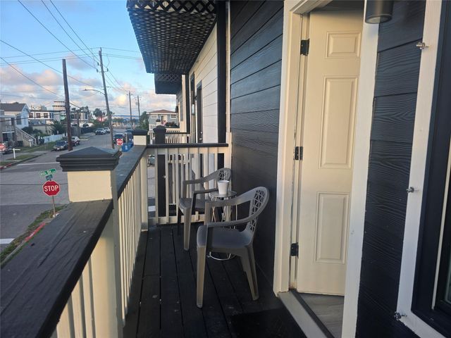 805 Avenue K D, Galveston, TX 77550