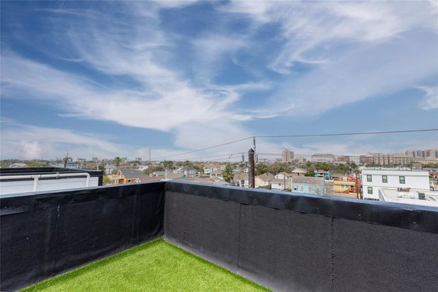 805 Avenue K D, Galveston, TX 77550