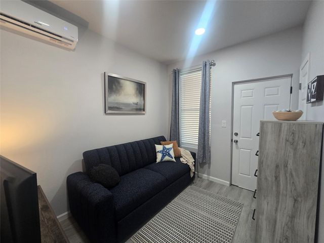 805 Avenue K D, Galveston, TX 77550