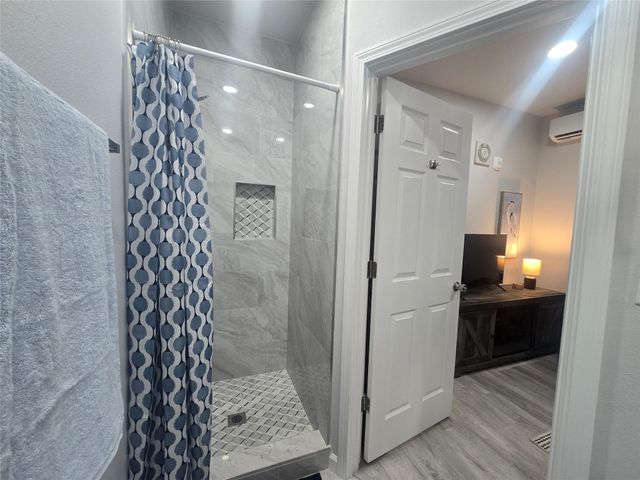 805 Avenue K D, Galveston, TX 77550