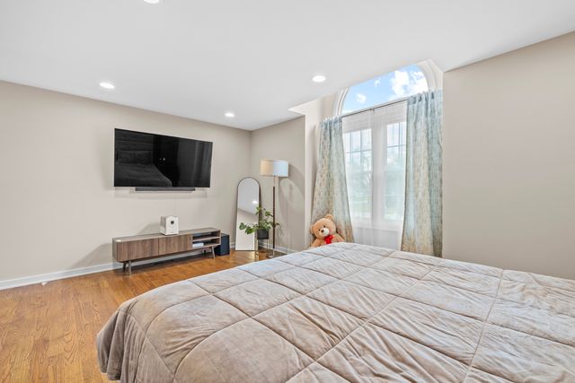 145 E Raleigh Court, Bloomingdale, IL 60108