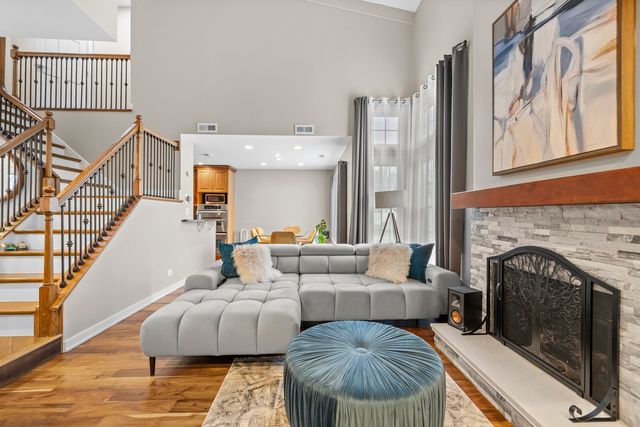 145 E Raleigh Court, Bloomingdale, IL 60108