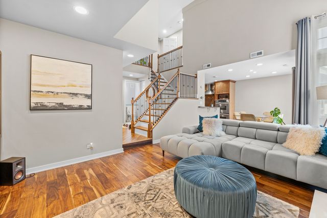 145 E Raleigh Court, Bloomingdale, IL 60108