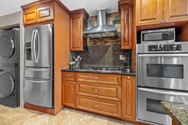 145 E Raleigh Court, Bloomingdale, IL 60108