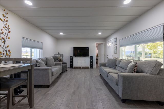 4960 Mission Drive, Topock, AZ 86436