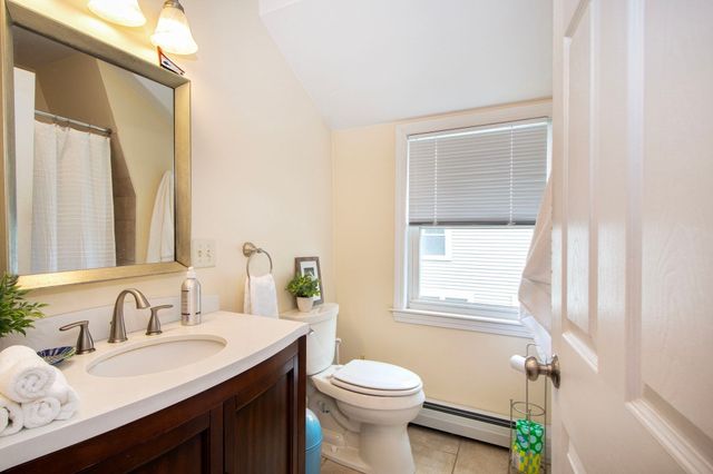 12 L Street, Hull, MA 02045