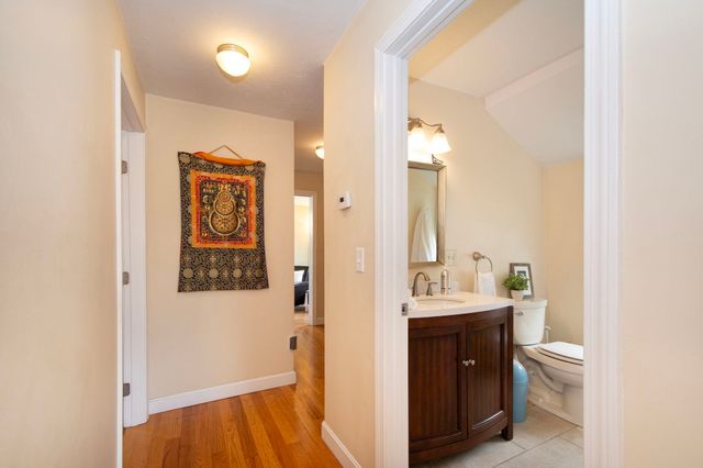 12 L Street, Hull, MA 02045