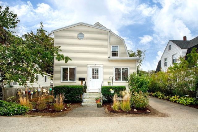 12 L Street, Hull, MA 02045