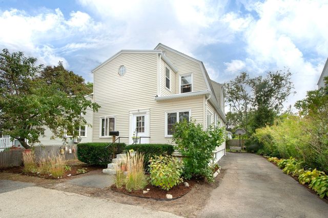 12 L Street, Hull, MA 02045