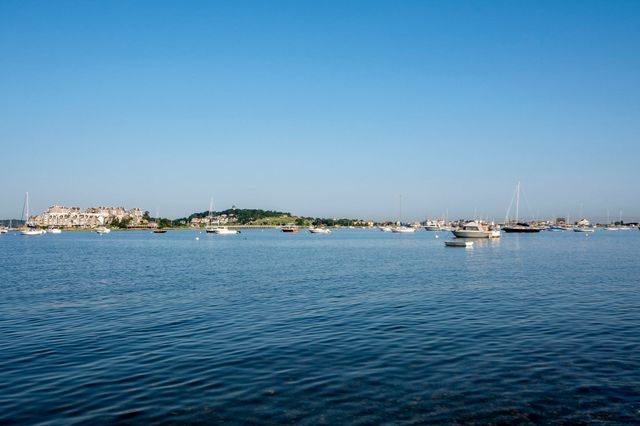 12 L Street, Hull, MA 02045