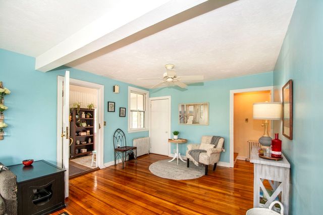 12 L Street, Hull, MA 02045
