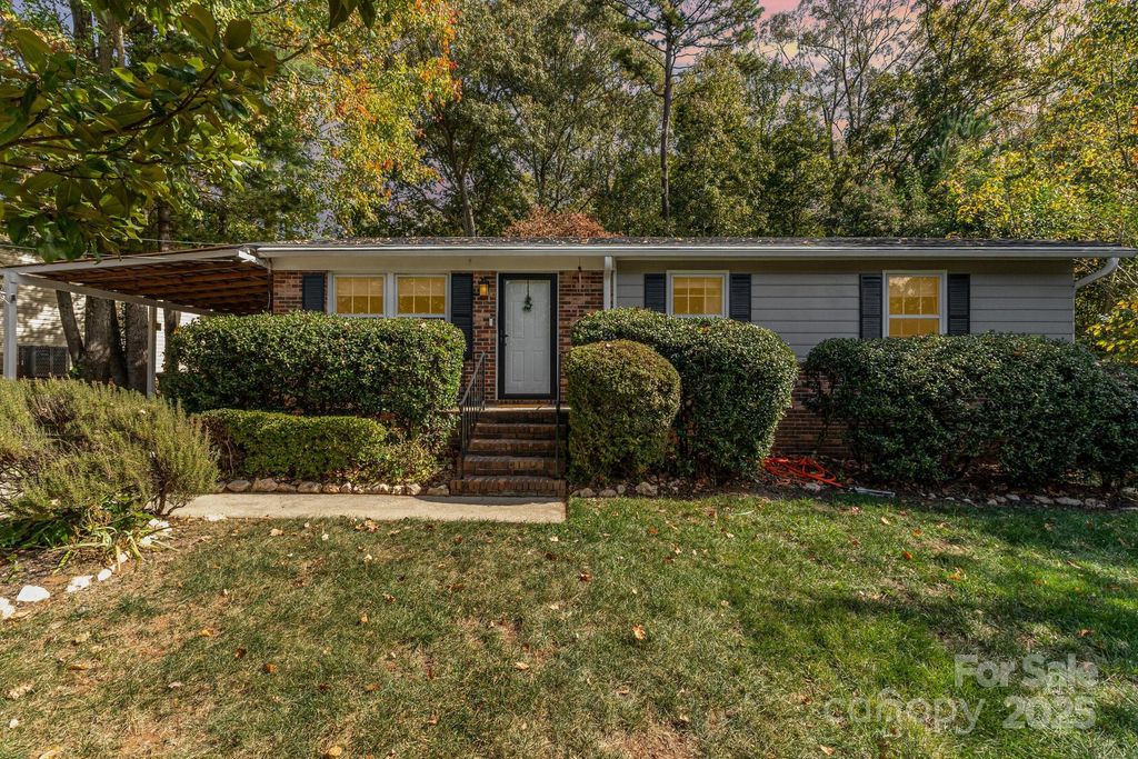 112 Julia Street, Mount Holly, NC 28120