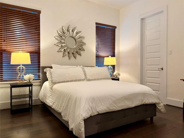 2215 Macarthur Street, Houston, TX 77030