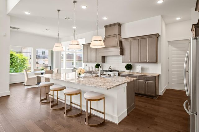 2215 Macarthur Street, Houston, TX 77030