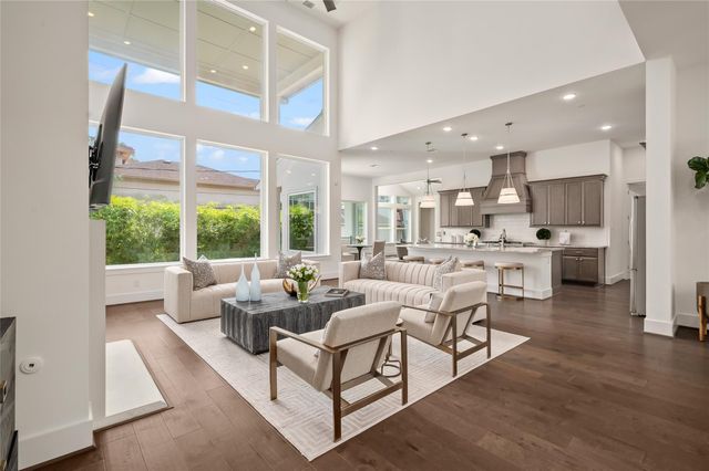2215 Macarthur Street, Houston, TX 77030