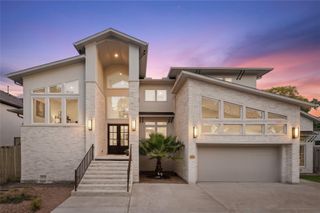 2215 Macarthur Street, Houston, TX 77030